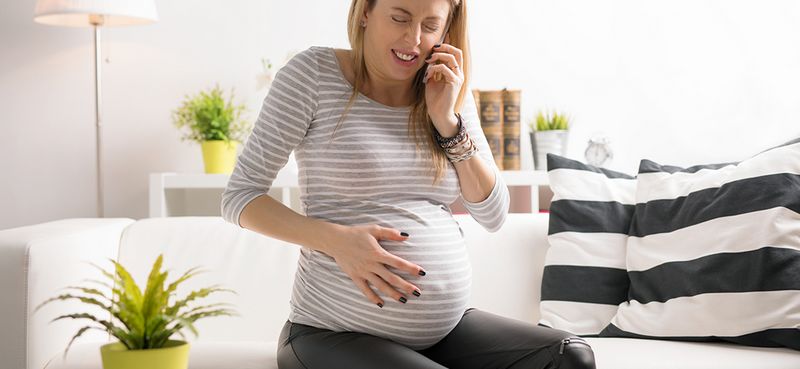 Các dấu hiệu chuyển dạ khi mang thai 39 tuần: Vỡ ối, Chảy máu âm đạo
