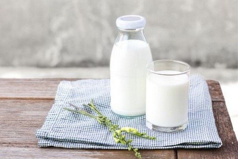 Có thai 5 tuần nên uống sữa gì?